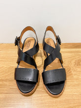 Load image into Gallery viewer, Leather Strappy Stacked Heel Sandals
