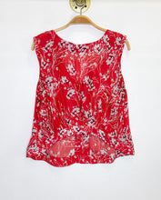 Load image into Gallery viewer, Silk Floral Deep V Sleeveless Blouse
