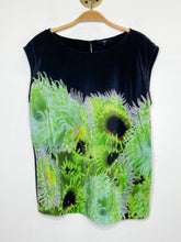 Load image into Gallery viewer, Silk Sleeveless Flower Graphic Blouse
