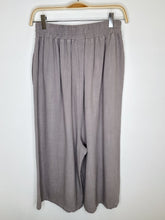 Load image into Gallery viewer, Cotton Wide Leg Cropped Pants
