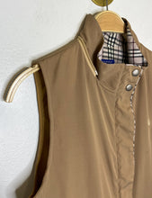 Load image into Gallery viewer, Zip Front Vest
