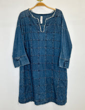 Load image into Gallery viewer, Monochromatic Patchwork Denim Long Sleeve Knee Length Dress
