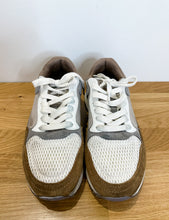 Load image into Gallery viewer, Royal Mile Sneakers (with box)
