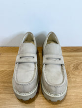 Load image into Gallery viewer, Leather Lug Sole Loafers
