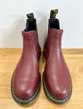 Load image into Gallery viewer, Leather Chelsea Boots
