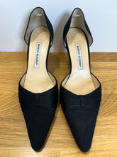 Load image into Gallery viewer, Satin Pointed Toe Pumps
