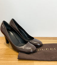 Load image into Gallery viewer, Leather Round Toe Pumps
