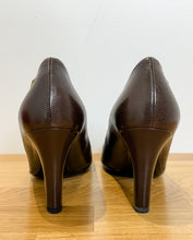 Load image into Gallery viewer, Leather Round Toe Pumps
