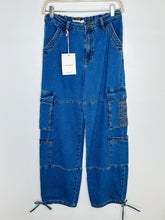 Load image into Gallery viewer, Low Rise Slouchy Cargo Jean (NWT, orig. $284)
