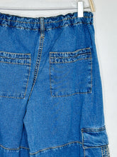 Load image into Gallery viewer, Low Rise Slouchy Cargo Jean (NWT, orig. $284)
