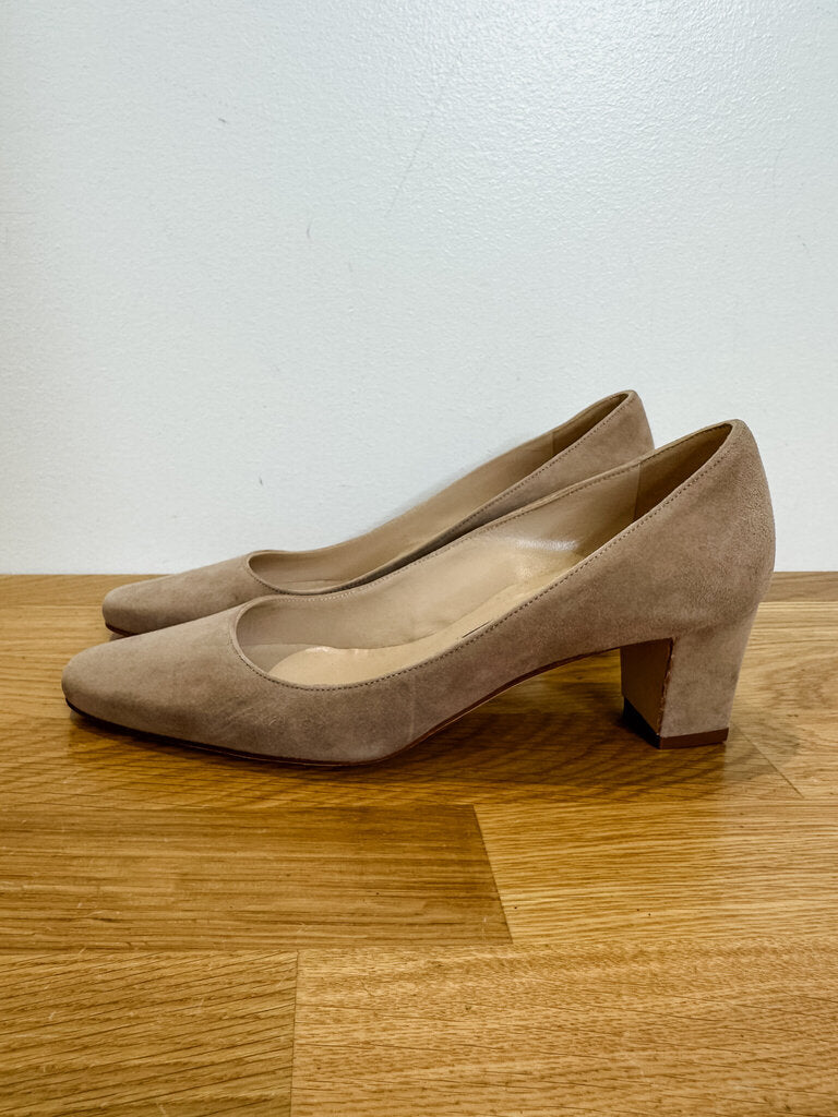 Okkatopla 50 Suede Pumps (orig. $745)