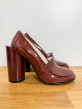 Load image into Gallery viewer, Patent Leather Pumps with Round Heel
