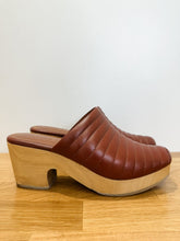 Load image into Gallery viewer, Quilted Leather Clogs
