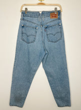 Load image into Gallery viewer, 80s Mom Jean with Exposed Button Fly
