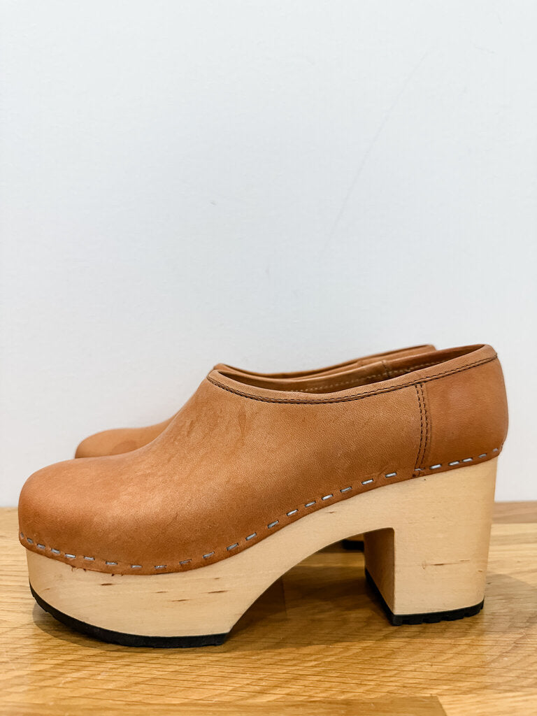 Leather Clog Shoes