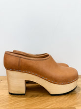 Load image into Gallery viewer, Leather Clog Shoes
