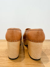 Load image into Gallery viewer, Leather Clog Shoes
