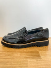 Load image into Gallery viewer, Patent Leather Loafers
