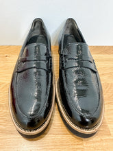 Load image into Gallery viewer, Patent Leather Loafers
