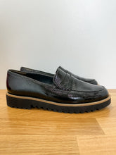 Load image into Gallery viewer, Patent Leather Loafers
