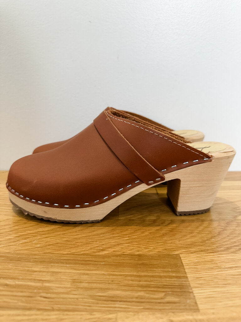 Leather Clogs (NEW)