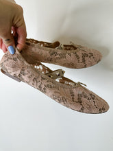 Load image into Gallery viewer, Lace Rockstud Ballet Flats (NEW)
