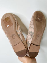 Load image into Gallery viewer, Lace Rockstud Ballet Flats (NEW)
