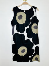 Load image into Gallery viewer, Cotton Floral Sleeveless Shift Dress
