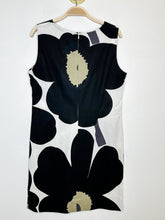 Load image into Gallery viewer, Cotton Floral Sleeveless Shift Dress

