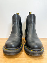 Load image into Gallery viewer, Cadence Leather Chelsea Boots
