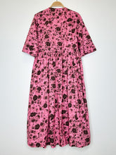 Load image into Gallery viewer, Rose Print Short Sleeve Wrap Dress
