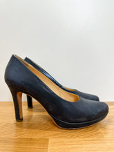 Load image into Gallery viewer, Leather Platform Pumps
