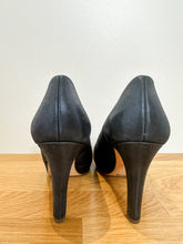 Load image into Gallery viewer, Leather Platform Pumps
