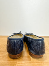 Load image into Gallery viewer, Quilted Interlocking CC Logo Leather Ballet Flats
