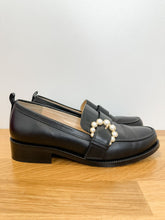 Load image into Gallery viewer, Loafers with Pearl Buckles
