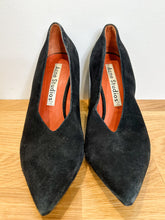 Load image into Gallery viewer, Suede Pumps with Block Heel

