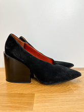 Load image into Gallery viewer, Suede Pumps with Block Heel
