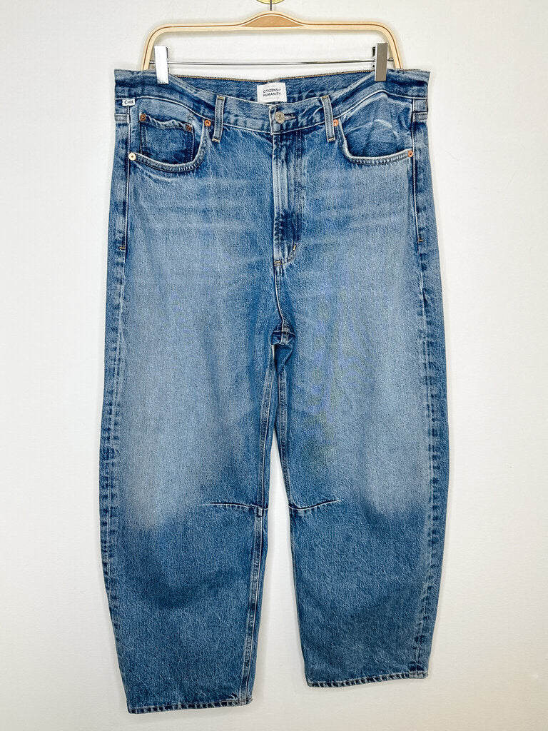 Miro Mid-Rise Relaxed Barrel Jean