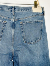 Load image into Gallery viewer, Miro Mid-Rise Relaxed Barrel Jean

