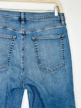 Load image into Gallery viewer, High Rise Bootcut
