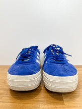 Load image into Gallery viewer, Platform Suede Gazelles
