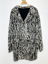 Load image into Gallery viewer, Animal Print Knit Coat
