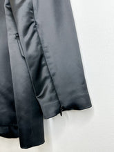 Load image into Gallery viewer, Satiny Collarless Blazer
