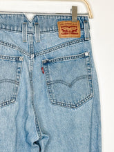Load image into Gallery viewer, High Waisted Mom Jean
