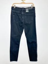 Load image into Gallery viewer, Mid Rise Slim Leg (NWT)

