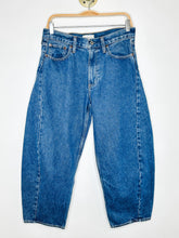 Load image into Gallery viewer, The Barrel Jean
