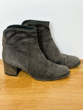 Load image into Gallery viewer, Waterproof Suede Booties
