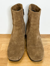 Load image into Gallery viewer, Suede Square Toe Ankle Boots
