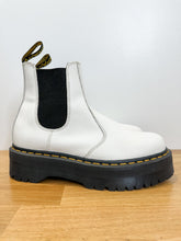 Load image into Gallery viewer, 2976 Leather Platform Chelsea Boots
