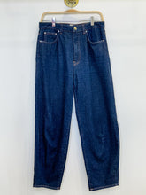 Load image into Gallery viewer, Barrel Jeans
